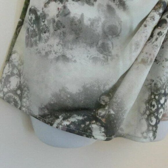 NWT ST. JOHN Silk Celedon Multi Silk Crepe Sleeveless Print Blouse Top 10 - Picture 5 of 7